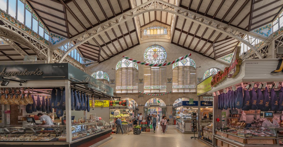 North Loop Produce Hall