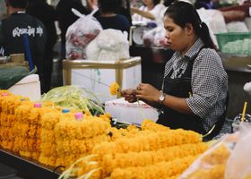 Tonight: Riverside Flower Run
